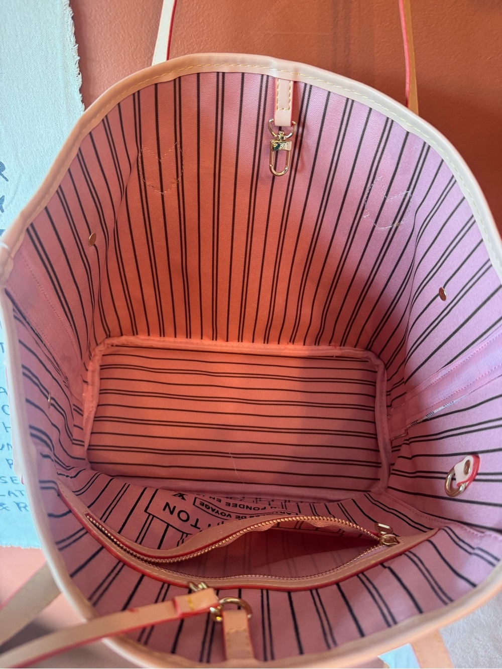 Louis Vuitton Damier Azur Tote with Pink Trim and Pouch - Picture 5 of 10